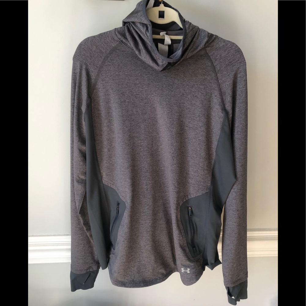 Women’s Under Armour fitted hoodie EUC